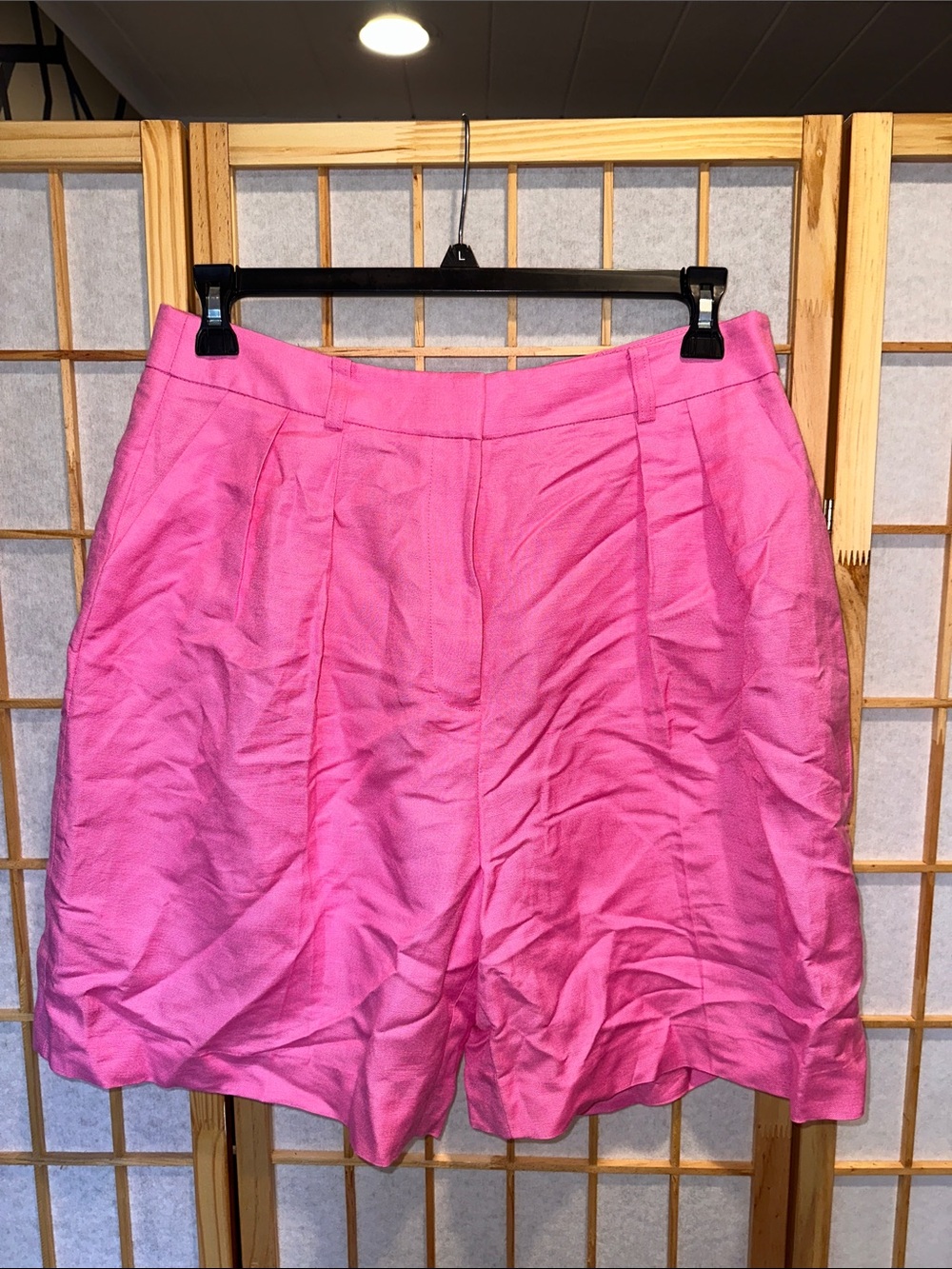 High-Waist Pink Pleated Bermuda Shorts